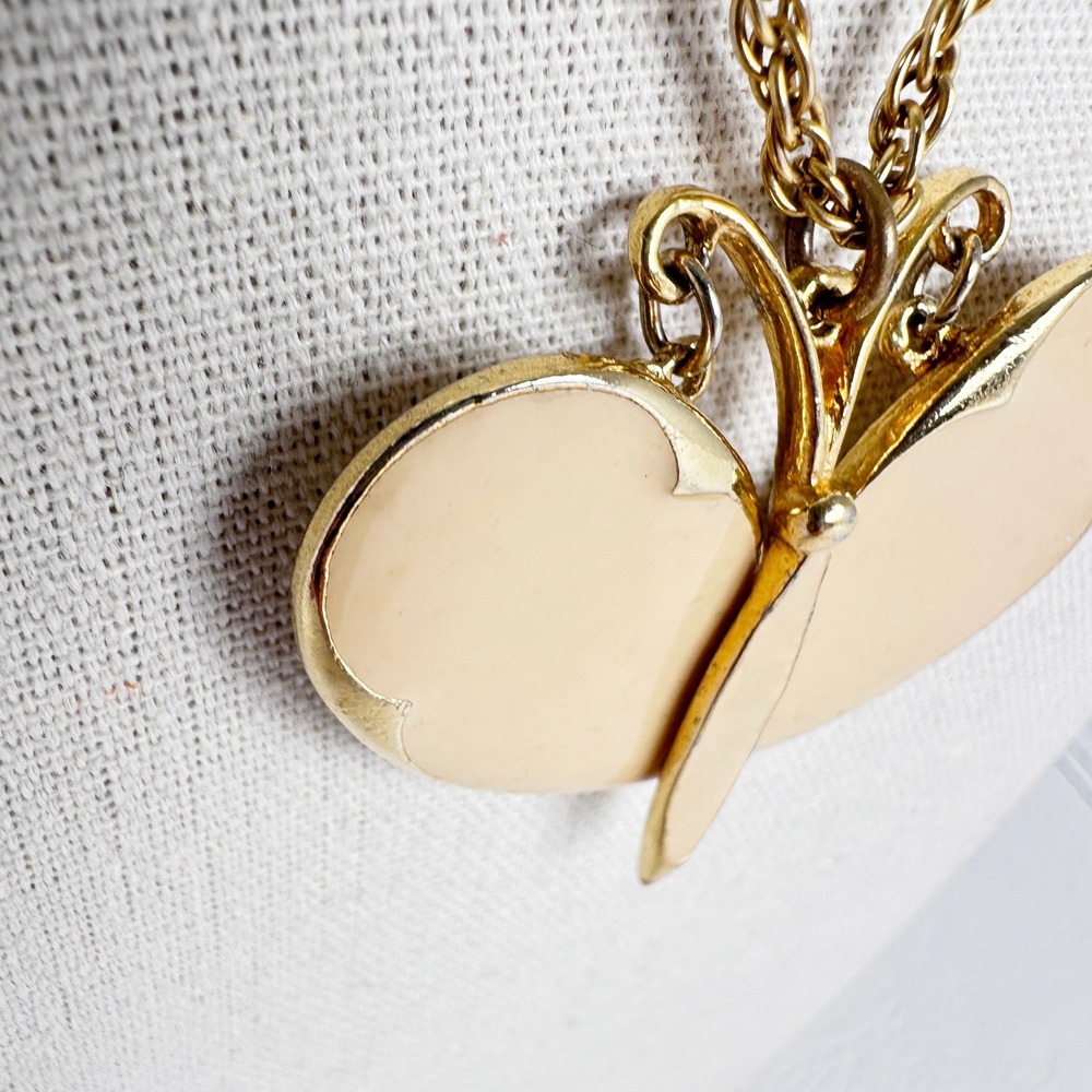 Vintage Gold Tone Enamel Butterfly‎ Necklace Movable Ivory Pendant 24" Chain - Picture 4 of 7